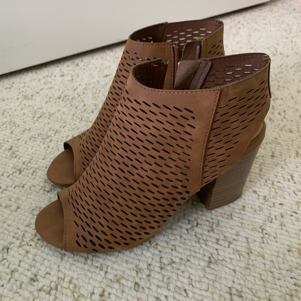 Tan Heeled Sandal